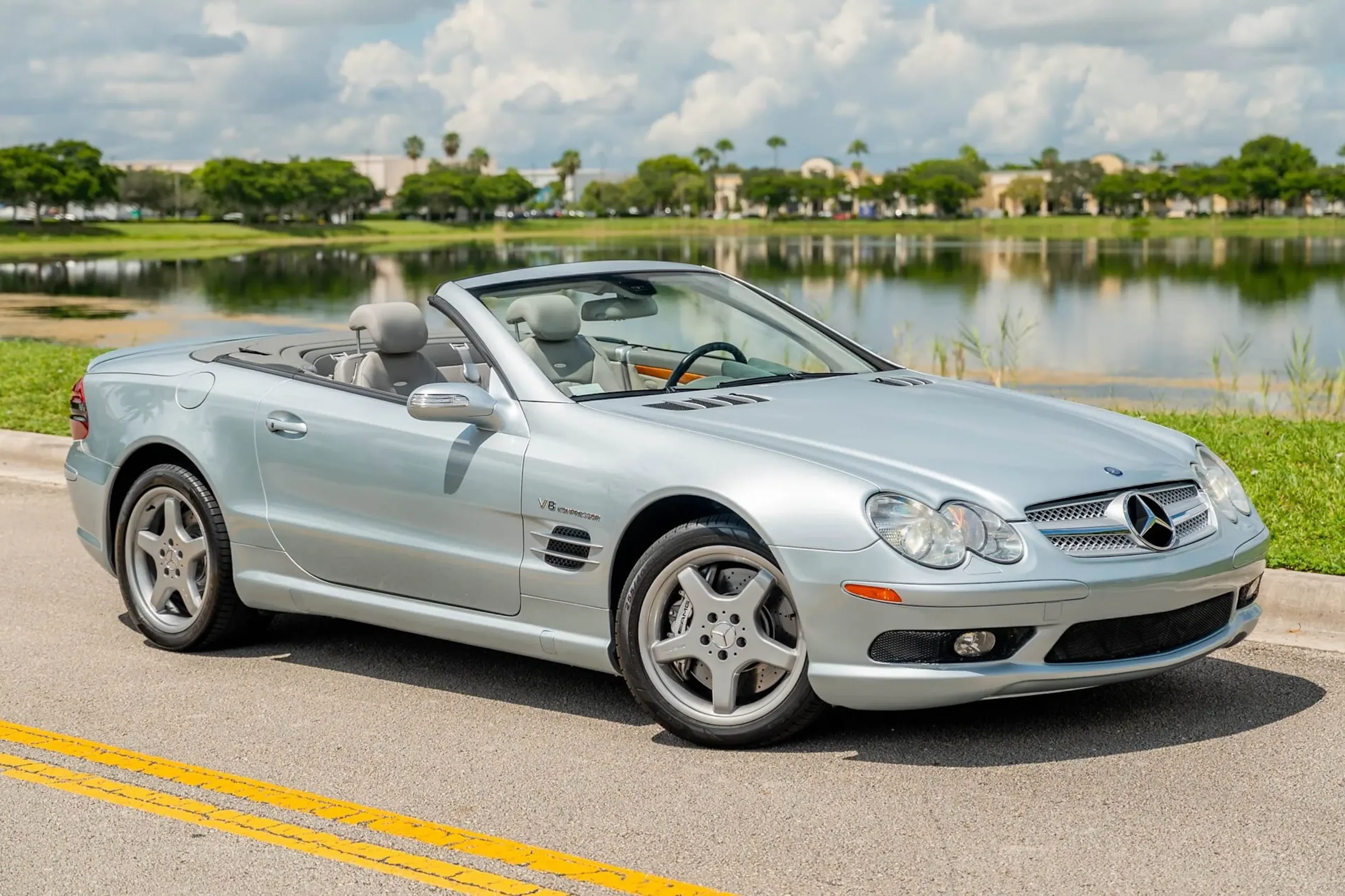 2004 Mercedes-Benz SL55 VIN WDBSK74F44F077675 | Hagerty Valuation